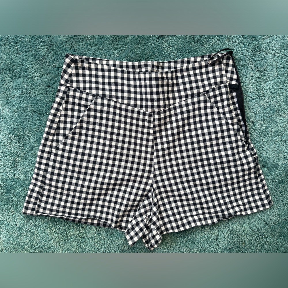 Zara XS Black & White Checkered Shorts